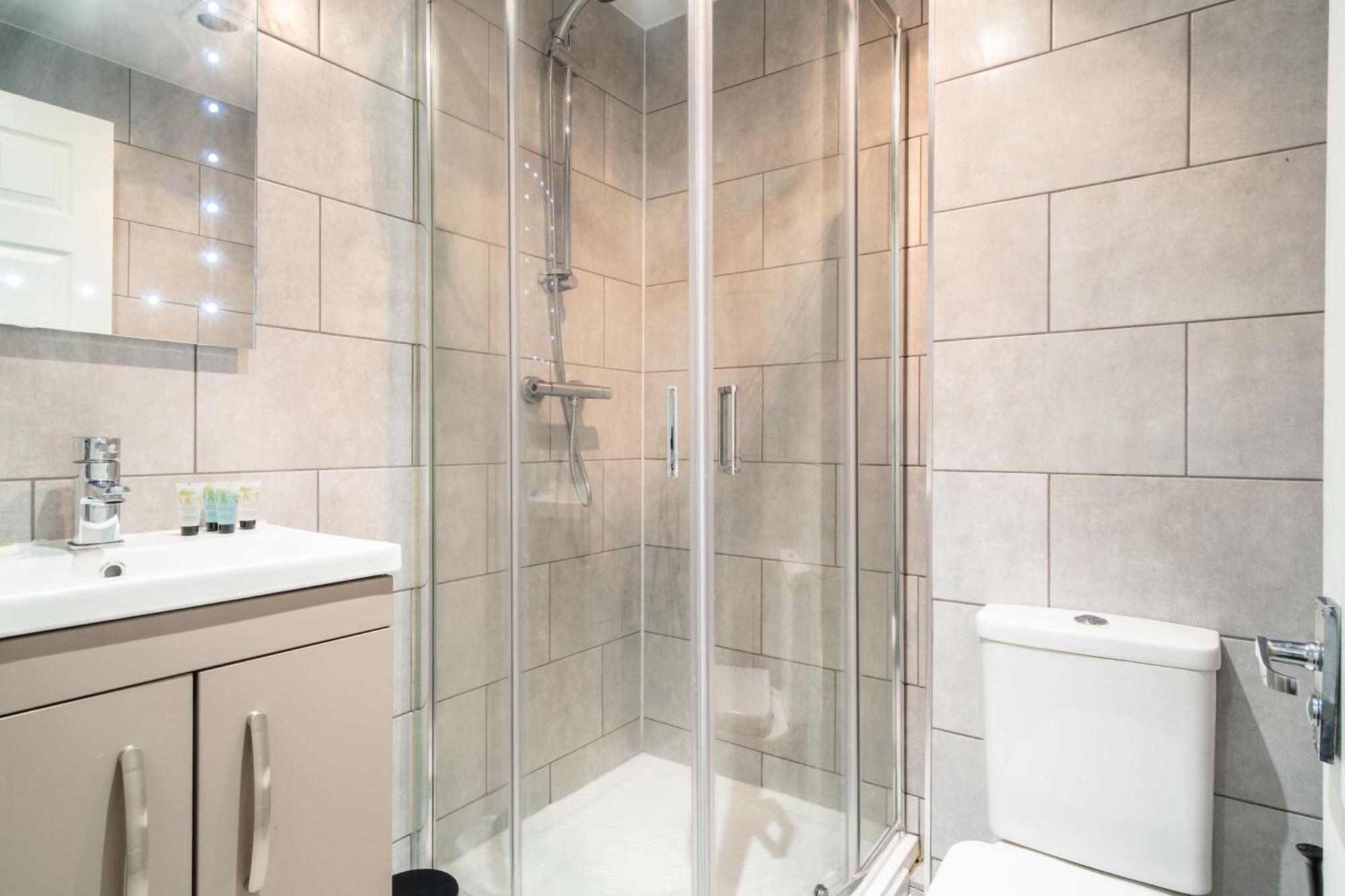 Bright 2 Bed In
